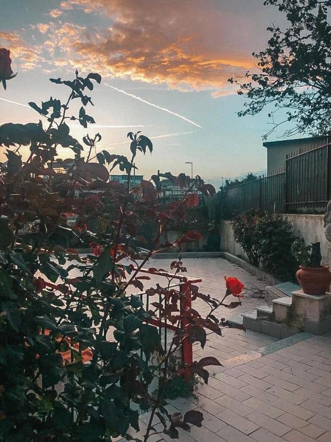 شقة Bed & Breakfast Lipi يوتْسْوولْ المظهر الخارجي الصورة